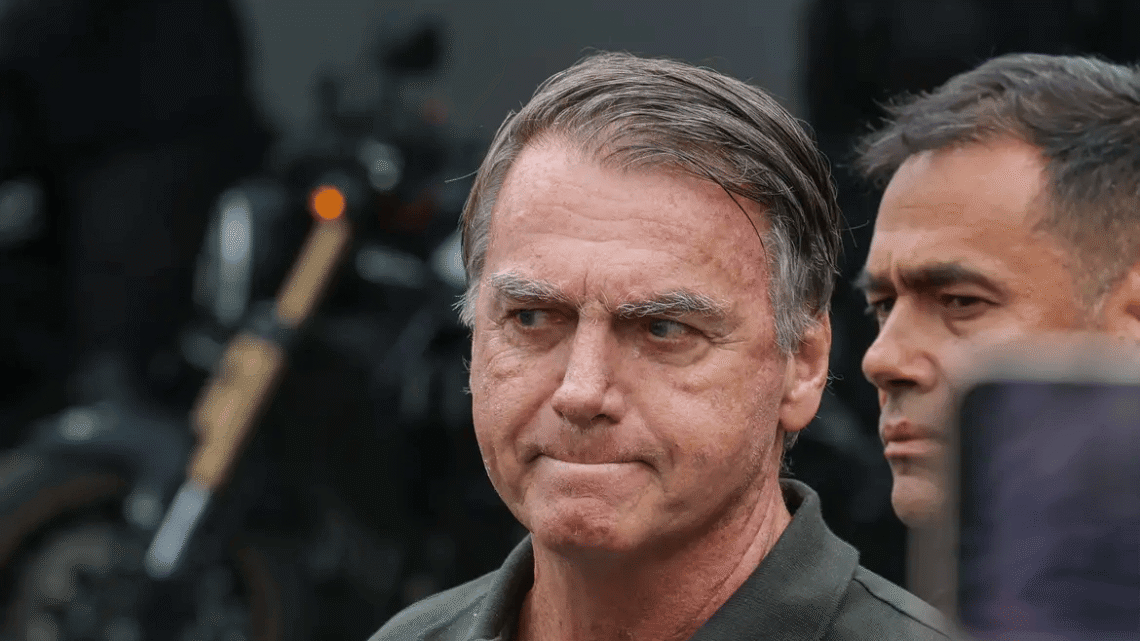 Bolsonaro é preso pela Polícia Federal em Brasília