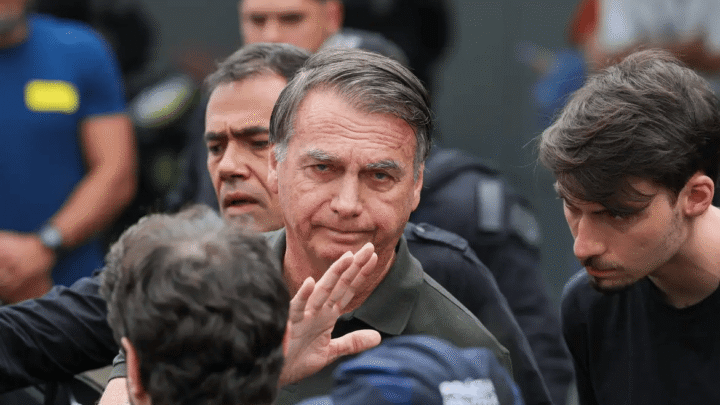 Moraes autoriza Bolsonaro a receber comida especial na prisão