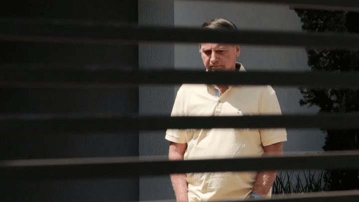 Bolsonaro cita paranoia em audiência de custódia; prisão é mantida