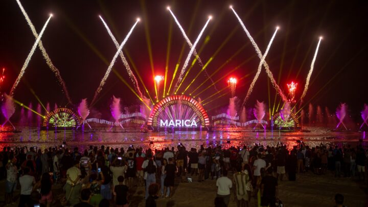 Maricá abre Natal Brasilidade 2025 com show de cores, luzes e águas