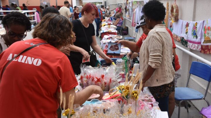 Feira de Artesanato da Terceira Idade reúne talentos e histórias de superação em Maricá