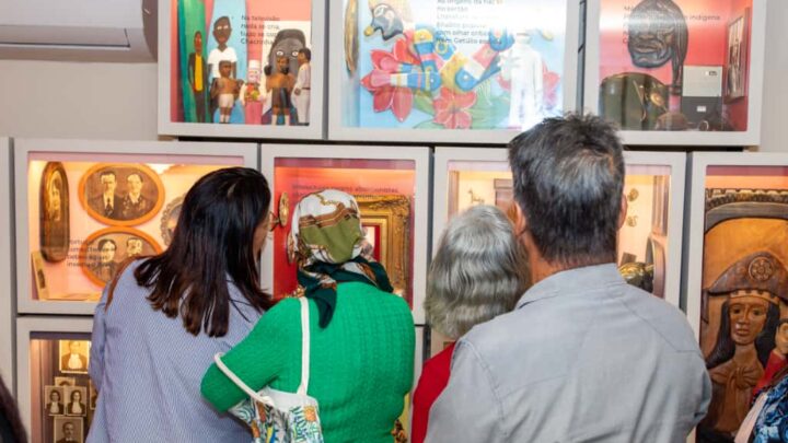 Prefeitura de Maricá promove visita de idosos à Casa Darcy Ribeiro