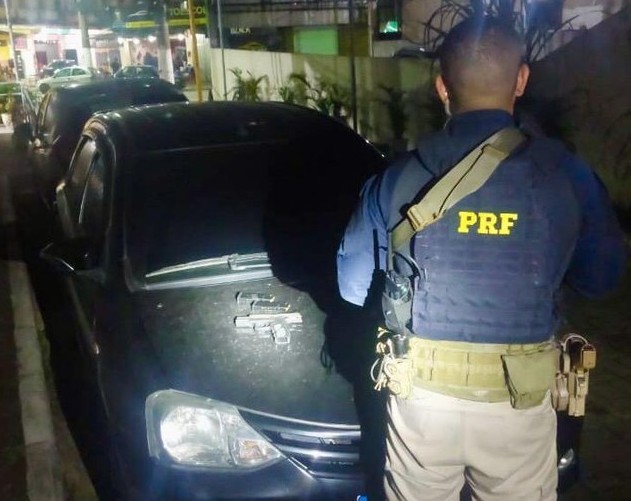 PRF apreende arma de fogo e munições em Duque de Caxias
