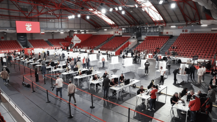 Eleições no Benfica: até às 14 horas, votaram mais 15 mil sócios do que na 1.ª volta