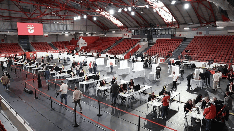 Eleições no Benfica: até às 14 horas, votaram mais 15 mil sócios do que na 1.ª volta