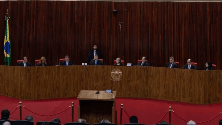 Ministério Público Eleitoral pede a cassação do mandato de Cláudio Castro em julgamento no TSE