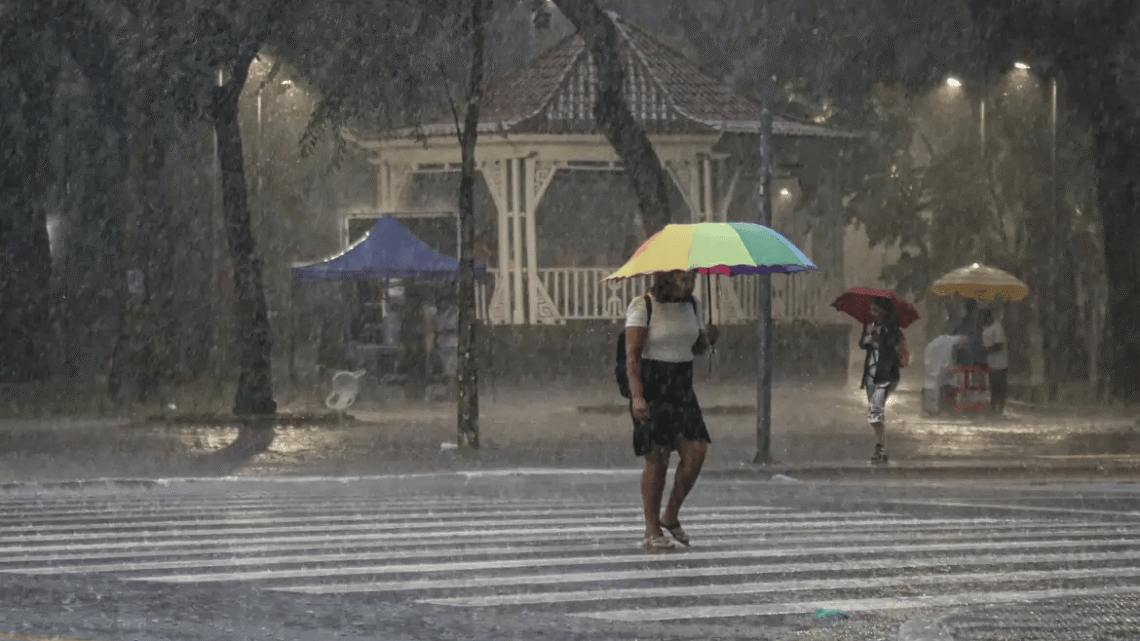 nmet alerta para tempestades em três estados até amanhã; veja onde