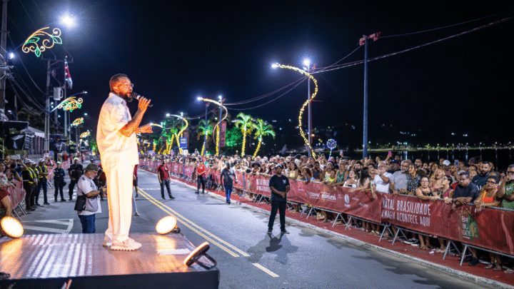 Natal Brasilidade: Dudu Nobre agita público em show especial na Orla de Araçatiba