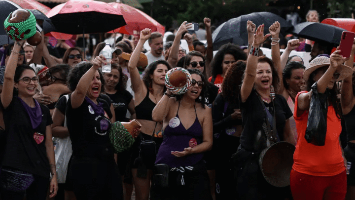 Em Brasília, mulheres denunciam feminicídios e a omissão do Estado