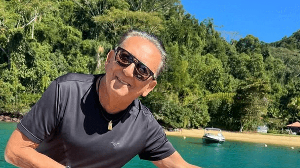 Galvão Bueno é internado no Paraná