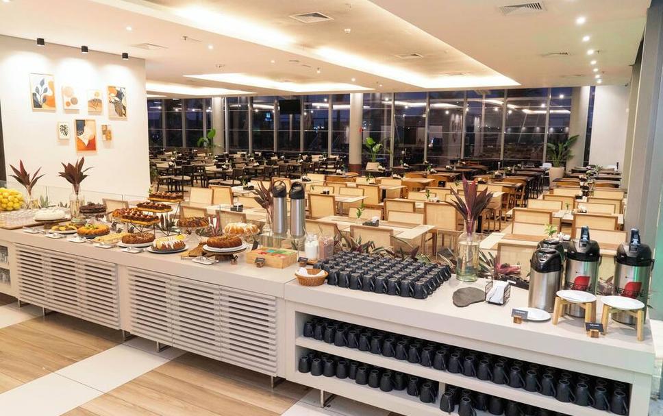 Gastronomia é destaque no Laghetto Stilo Barra Hotel tem tradição no bom atendimento, de frente para o mar no Rio de Janeiro