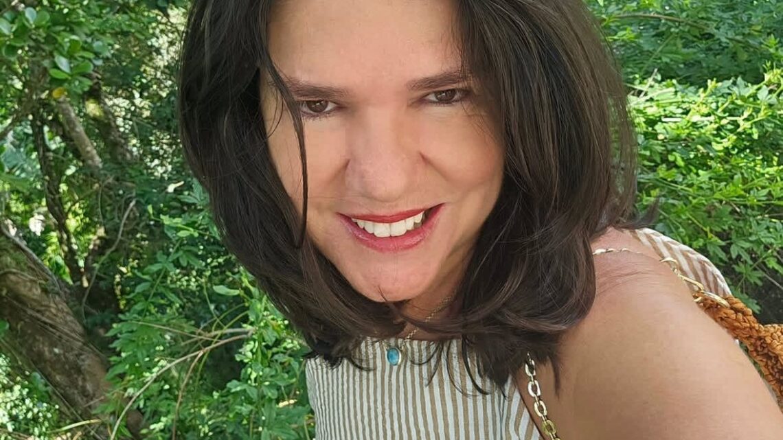 Joana Teixeira se inspira em Itaipava para escrever seu segundo livro