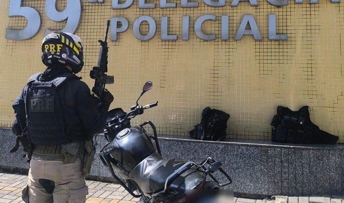 Em Duque de Caxias, PRF apreende motocicleta adulterada