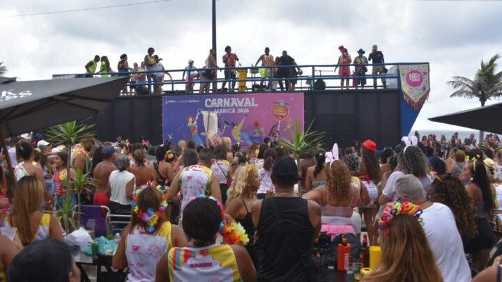 Blocos em Itaipuaçu encerram Carnaval Maricá 2026