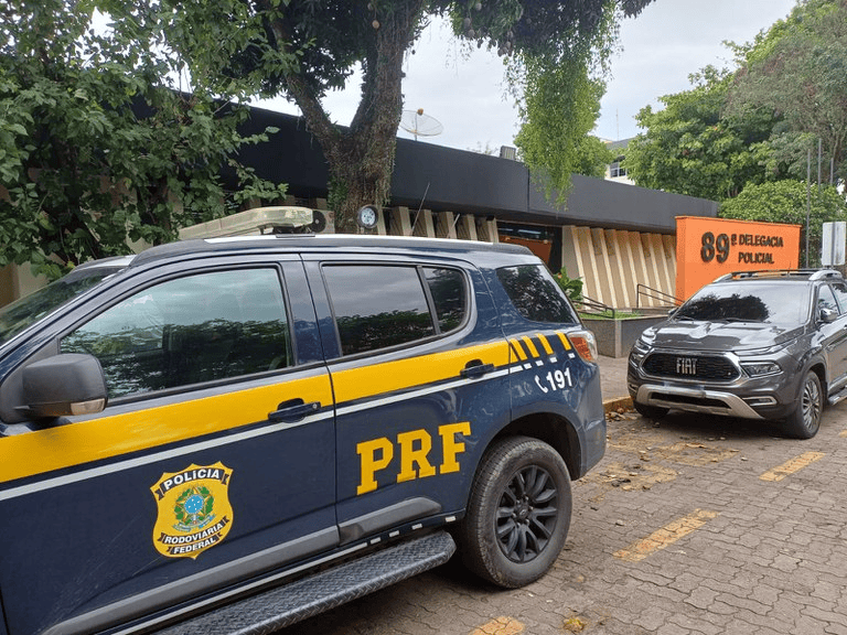PRF recupera caminhonete roubada no Sul Fluminense