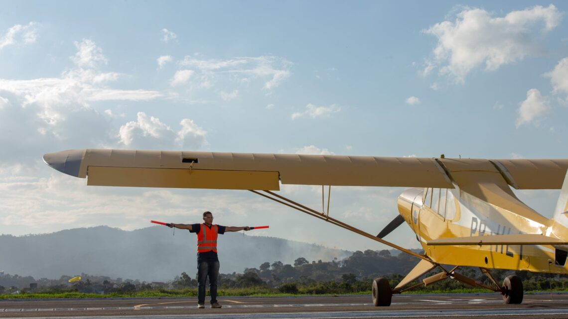 Prefeitura de Maricá cria iniciativa para ampliar acesso de jovens à formação em aviação