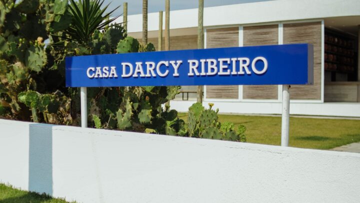 Escrito em Maricá, clássico de Darcy Ribeiro é traduzido para o mandarim e lançado na China