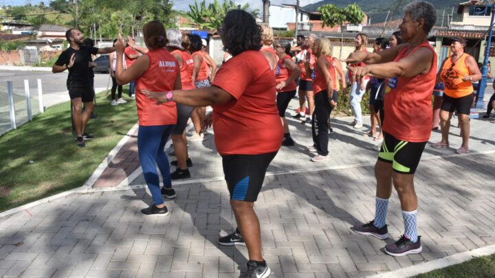 Prefeitura de Maricá leva atividades de saúde e lazer a idosos de Santa Paula
