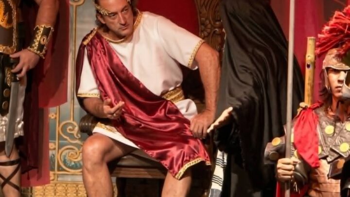 Roberto Rowntree se destaca na Paixão de Cristo no Piauí com atuações marcantes e versatilidade impressionante