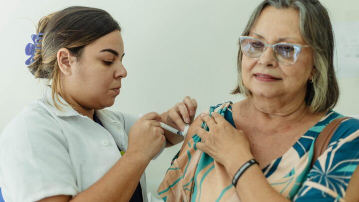 Prefeitura de Maricá reforça vacinação contra a gripe aos fins de semana
