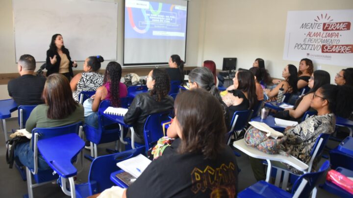 Maricá capacita profissionais e estudantes com curso gratuito sobre primeira infância