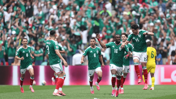 México vence 2-0 África do Sul em dramático jogo de abertura do Mundial