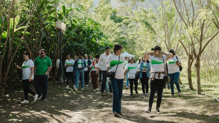 Maricá: alunos de projeto sobre reaproveitamento de alimentos conhecem iniciativas agroecológicas no Espraiado