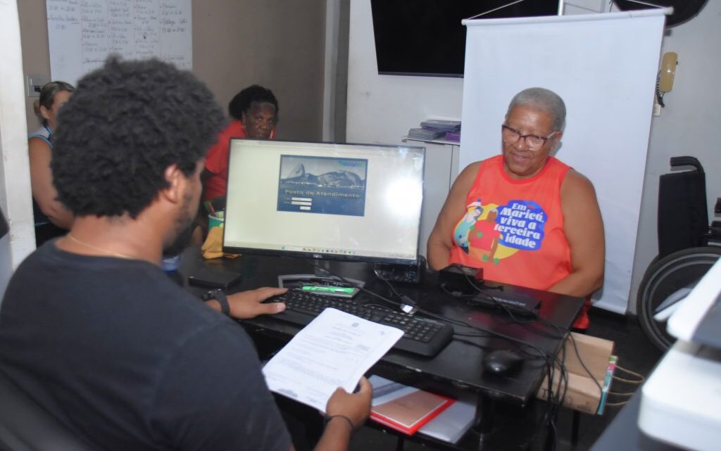 Maricá: ação em Santa Paula emite carteiras de identidade para idosos